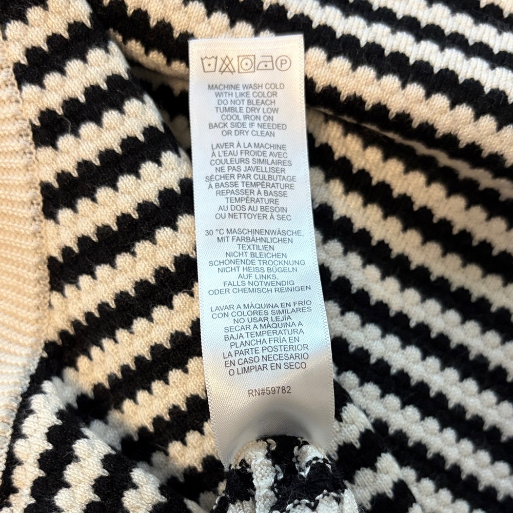 Adrianna Papell Black and Cream Knit Top/Vest - Picture 7 of 7